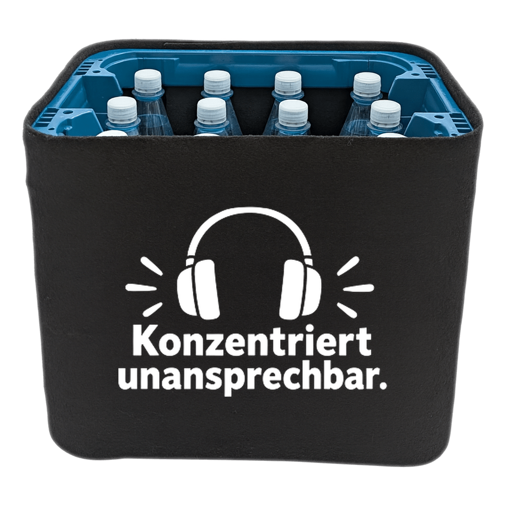 KistenBlende „Konzentriert unansprechbar.“ – Wasserkiste für PET-Flaschen, schwarze Filzblende mit Motiv.