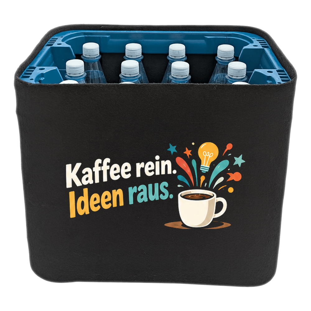 KistenBlende „Kaffee rein. Ideen raus.“ – Wasserkiste für PET-Flaschen, schwarze Filzblende mit Motiv.