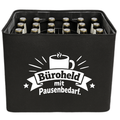 KistenBlende „Büroheld mit Pausenbedarf.“ – Bierkasten 24 × 0,33 l, schwarze Filzblende mit Motiv.