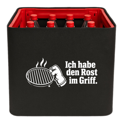 KistenBlende „Ich habe den Rost im Griff.“ – Limonadenkiste für PET-Flaschen, schwarze Filzblende mit Motiv.
