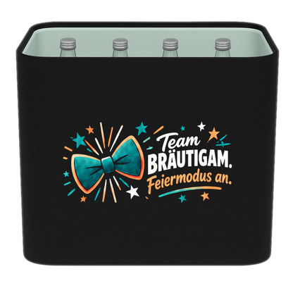 KistenBlende „Team Bräutigam. Feiermodus an.“ – Wasserkiste für Glasflaschen, schwarze Filzblende mit Motiv.