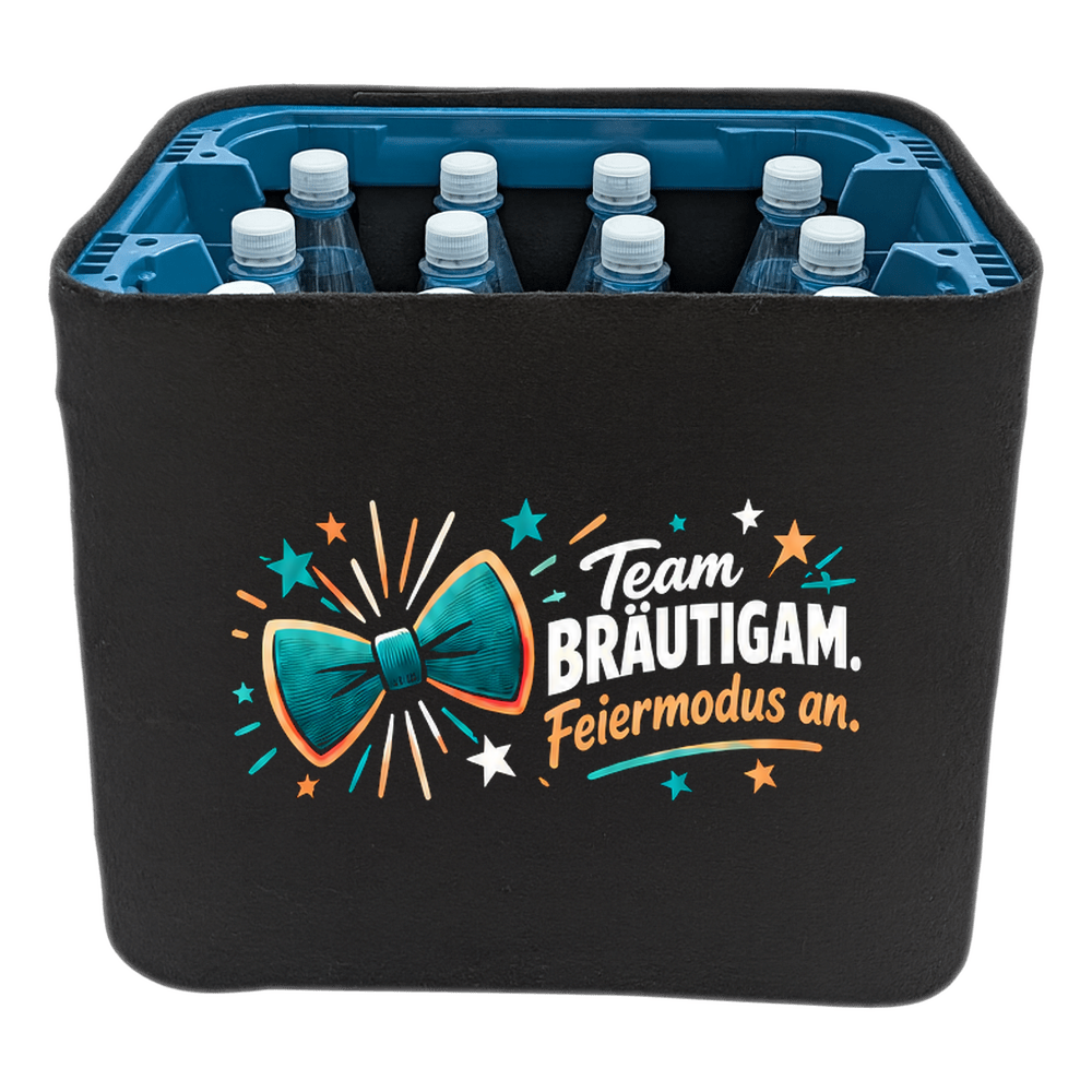KistenBlende „Team Bräutigam. Feiermodus an.“ – Wasserkiste für PET-Flaschen, schwarze Filzblende mit Motiv.