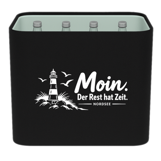 KistenBlende mit dem Motiv „Moin. Der Rest hat Zeit.“ – Wasserkiste 12 × 0,75 l Glas
