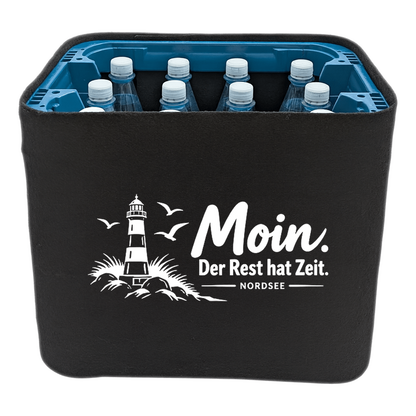 KistenBlende mit dem Motiv „Moin. Der Rest hat Zeit.“ – Wasserkiste 12 × 1 l PET