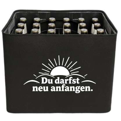 KistenBlende „Du darfst neu anfangen.“ – Bierkasten 24 × 0,33 l, schwarze Filzblende mit Motiv.