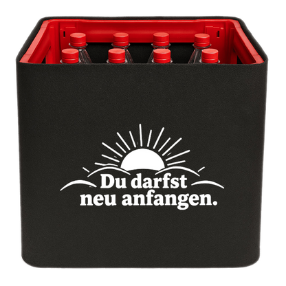KistenBlende „Du darfst neu anfangen.“ – Limonadenkiste für PET-Flaschen, schwarze Filzblende mit Motiv.