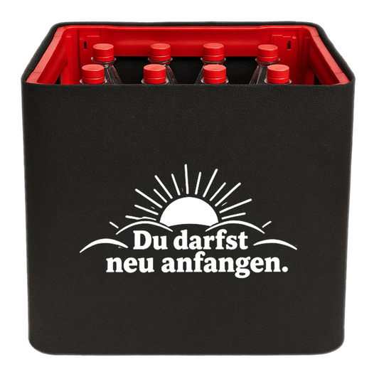 KistenBlende „Du darfst neu anfangen.“ – Limonadenkiste für PET-Flaschen, schwarze Filzblende mit Motiv.