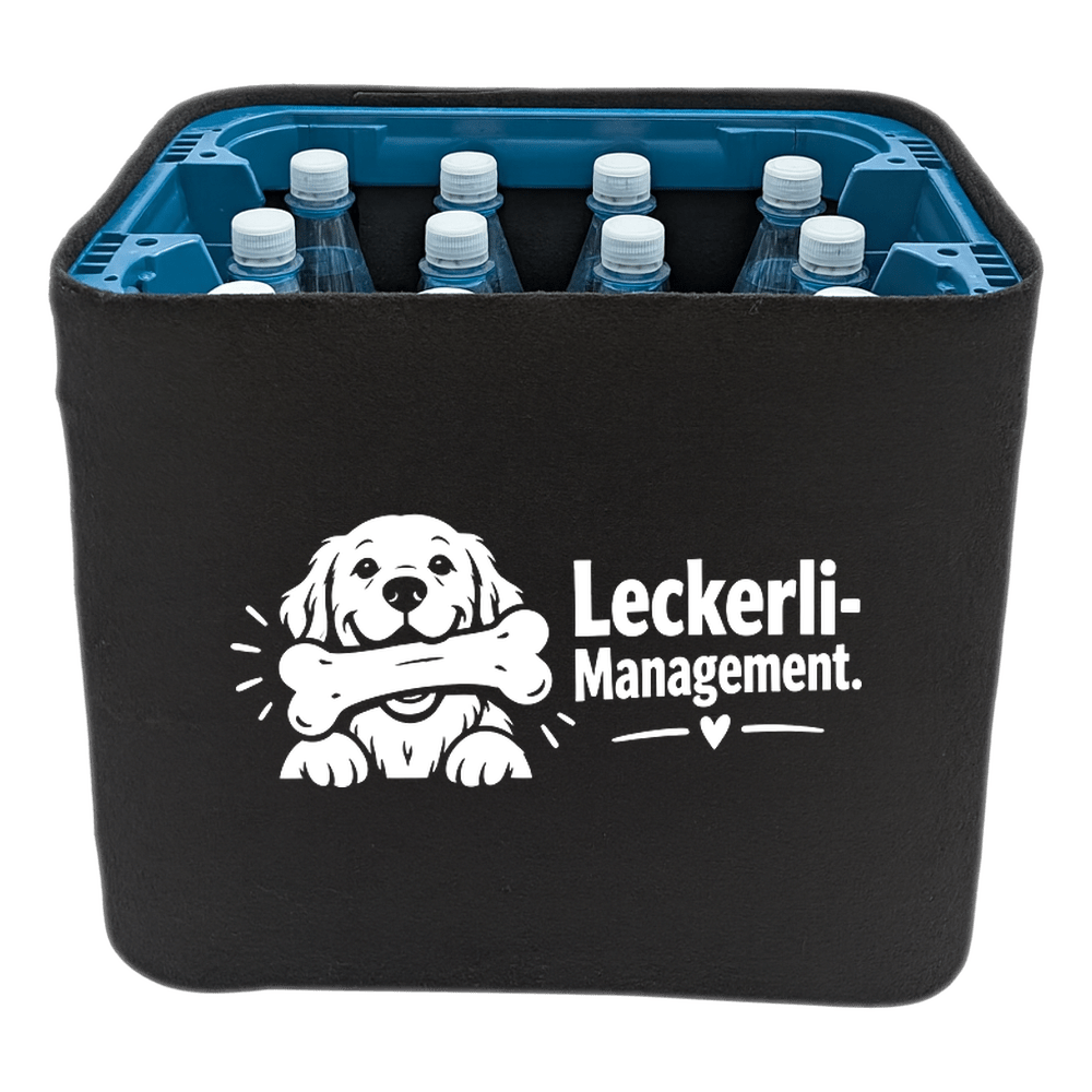 KistenBlende mit dem Motiv „Leckerli-Management.“ – Wasserkiste 12 × 1 l PET