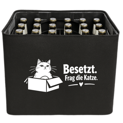 KistenBlende mit dem Motiv „Besetzt. Frag die Katze.“ – Bierkiste 24 × 0,33 l und 20 × 0,5 l