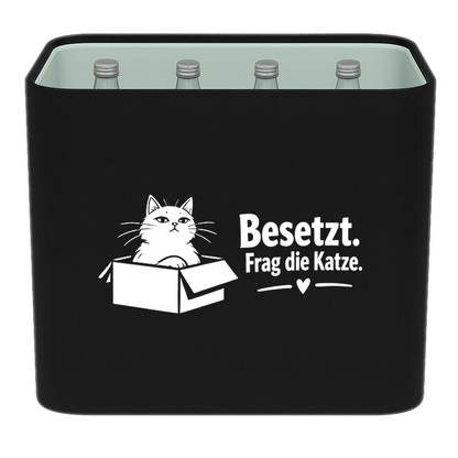 KistenBlende mit dem Motiv „Besetzt. Frag die Katze.“ – Wasserkiste 12 × 0,75 l Glas