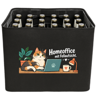 KistenBlende mit dem Motiv „Homeoffice mit Fellaufsicht.“ – Bierkiste 24 × 0,33 l und 20 × 0,5 l