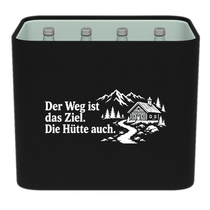 KistenBlende „Der Weg ist das Ziel. Die Hütte auch.“ – Wasserkiste für Glasflaschen, schwarze Filzblende mit Motiv.