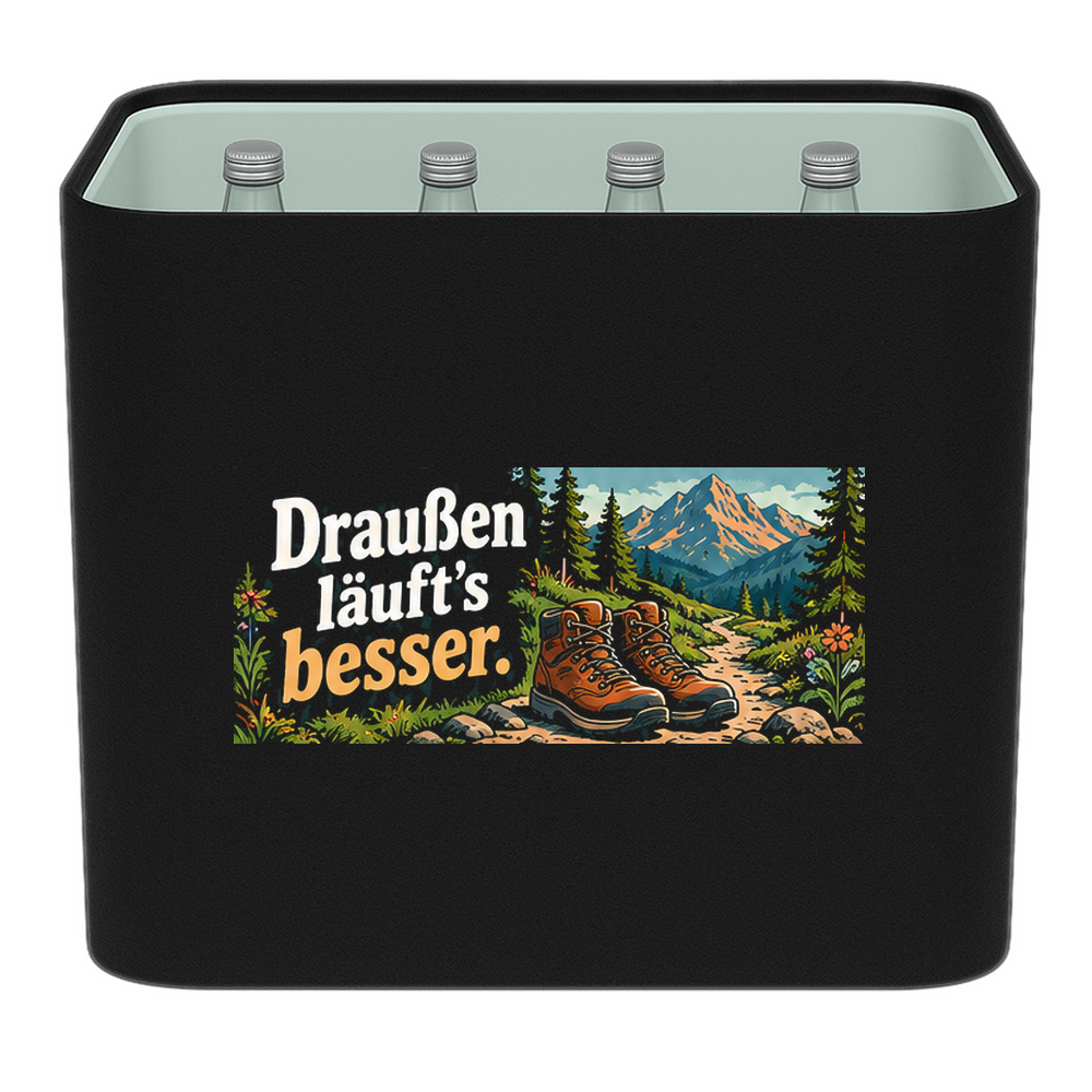 KistenBlende „Draußen läuft’s besser.“ – Wasserkiste für Glasflaschen, schwarze Filzblende mit Motiv.