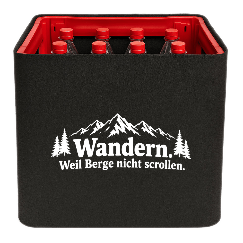 KistenBlende „Wandern. Weil Berge nicht scrollen.“ – Limonadenkiste für PET-Flaschen, schwarze Filzblende mit Motiv.