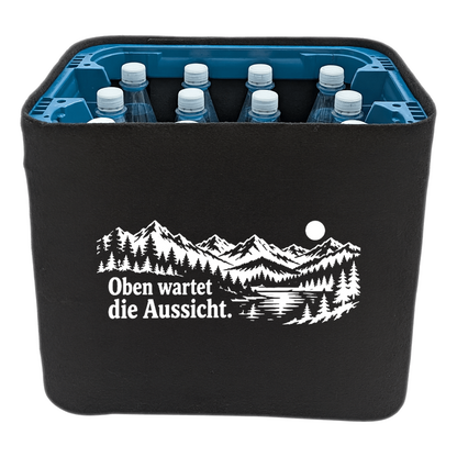 KistenBlende „Oben wartet die Aussicht.“ – Wasserkiste für PET-Flaschen, schwarze Filzblende mit Motiv.