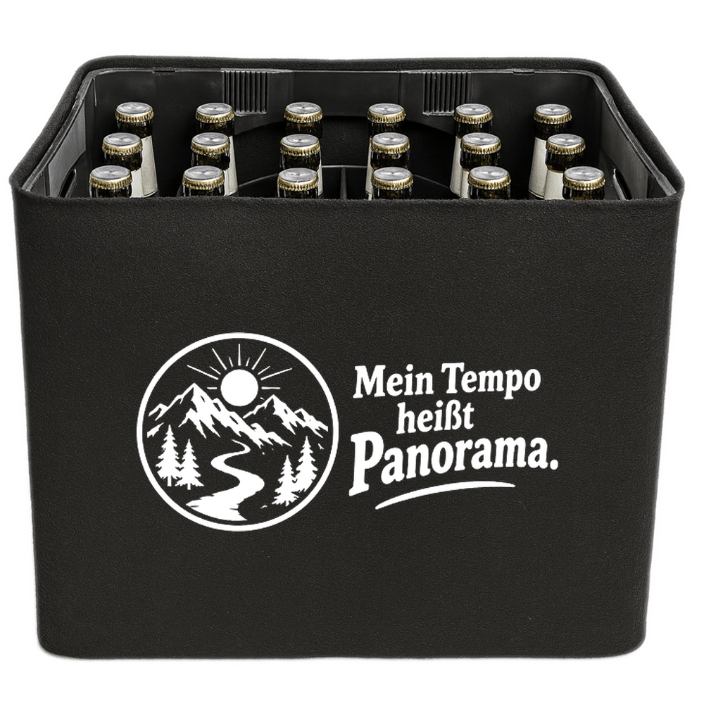 KistenBlende „Mein Tempo heißt Panorama.“ – Bierkasten 24 × 0,33 l, schwarze Filzblende mit Motiv.