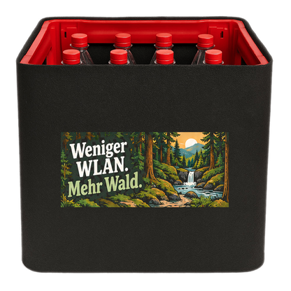 KistenBlende „Weniger WLAN. Mehr Wald.“ – Limonadenkiste für PET-Flaschen, schwarze Filzblende mit Motiv.
