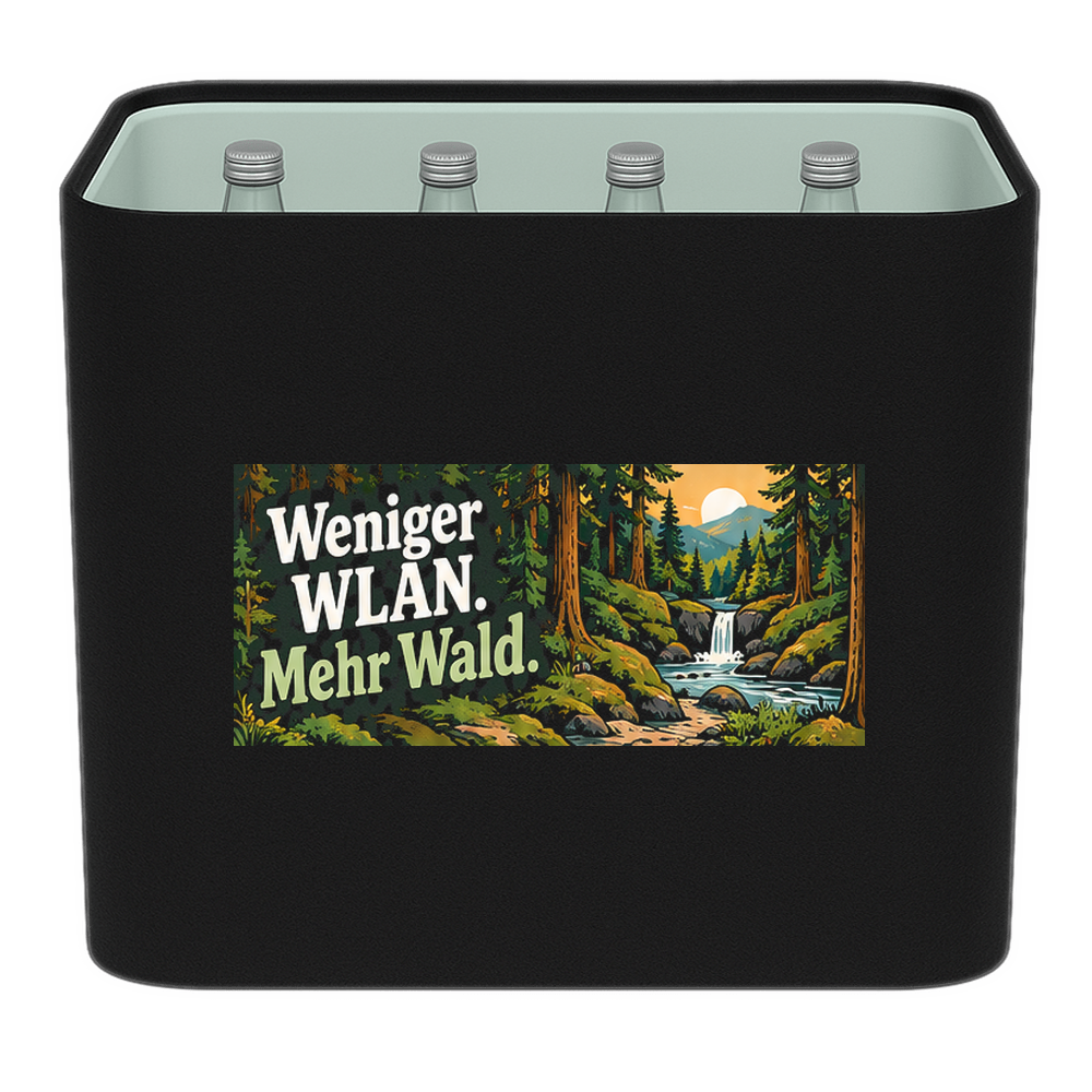 KistenBlende „Weniger WLAN. Mehr Wald.“ – Wasserkiste für Glasflaschen, schwarze Filzblende mit Motiv.