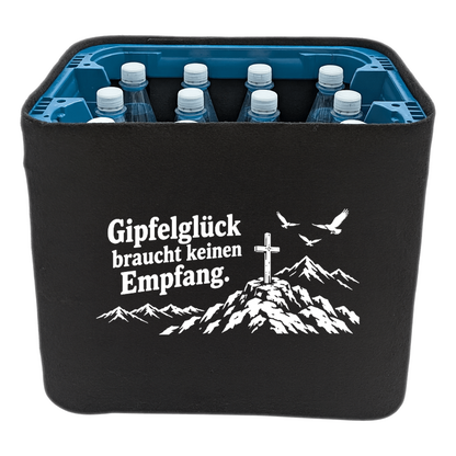 KistenBlende „Gipfelglück braucht keinen Empfang.“ – Wasserkiste für PET-Flaschen, schwarze Filzblende mit Motiv.