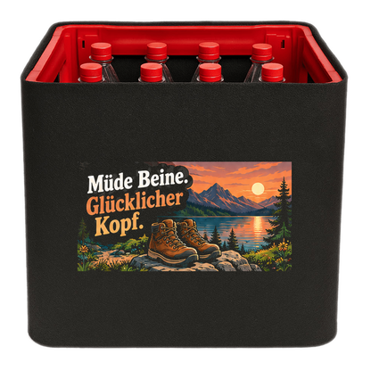 KistenBlende „Müde Beine. Glücklicher Kopf.“ – Limonadenkiste für PET-Flaschen, schwarze Filzblende mit Motiv.