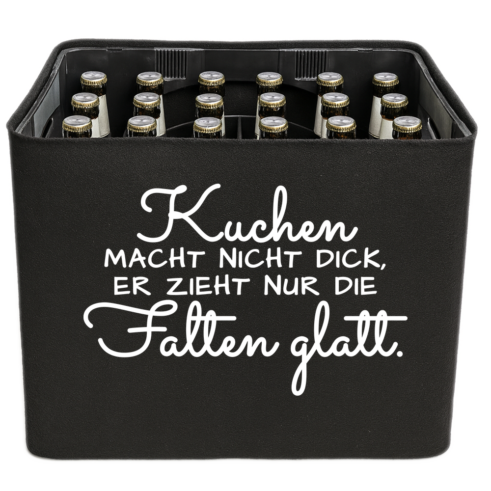 Schwarze KistenBlende mit weißem Spruch „Kuchen macht nicht dick, er zieht nur die Falten glatt.“ – Bier 24 × 0,33 l und Bier 20 × 0,5 l.