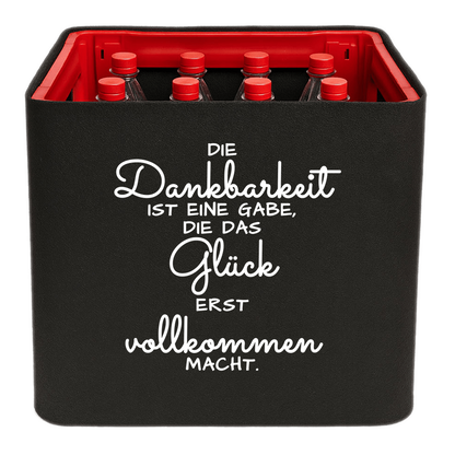 Schwarze KistenBlende mit weißem Spruch „Die Dankbarkeit ist eine Gabe, die das Glück erst vollkommen macht.“ – Limonade.