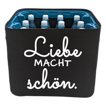 KistenBlende mit dem Spruch „Liebe macht schön.“ – Wasserkiste 12 × 1 l PET