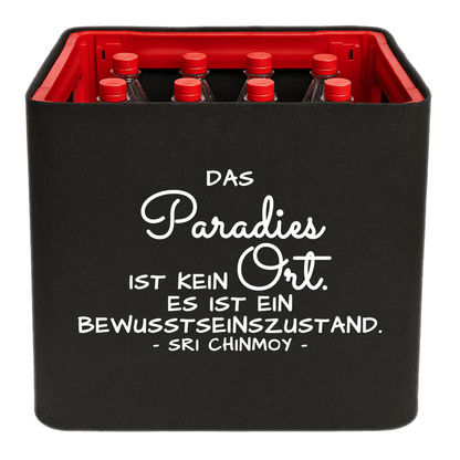 KistenBlende mit dem Spruch „Das Paradies ist kein Ort. Es ist ein Bewusstseinszustand.“ – Limonadenkiste 12 × 1 l PET