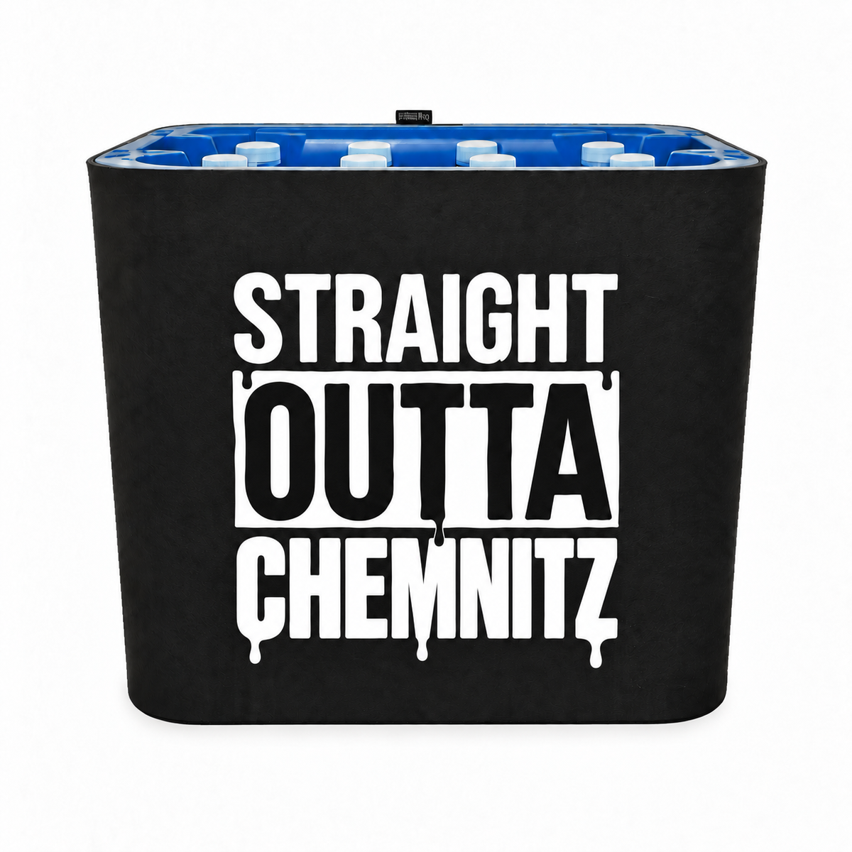 KistenBlende STRAIGHT OUTTA Chemnitz auf Wasserkiste PET