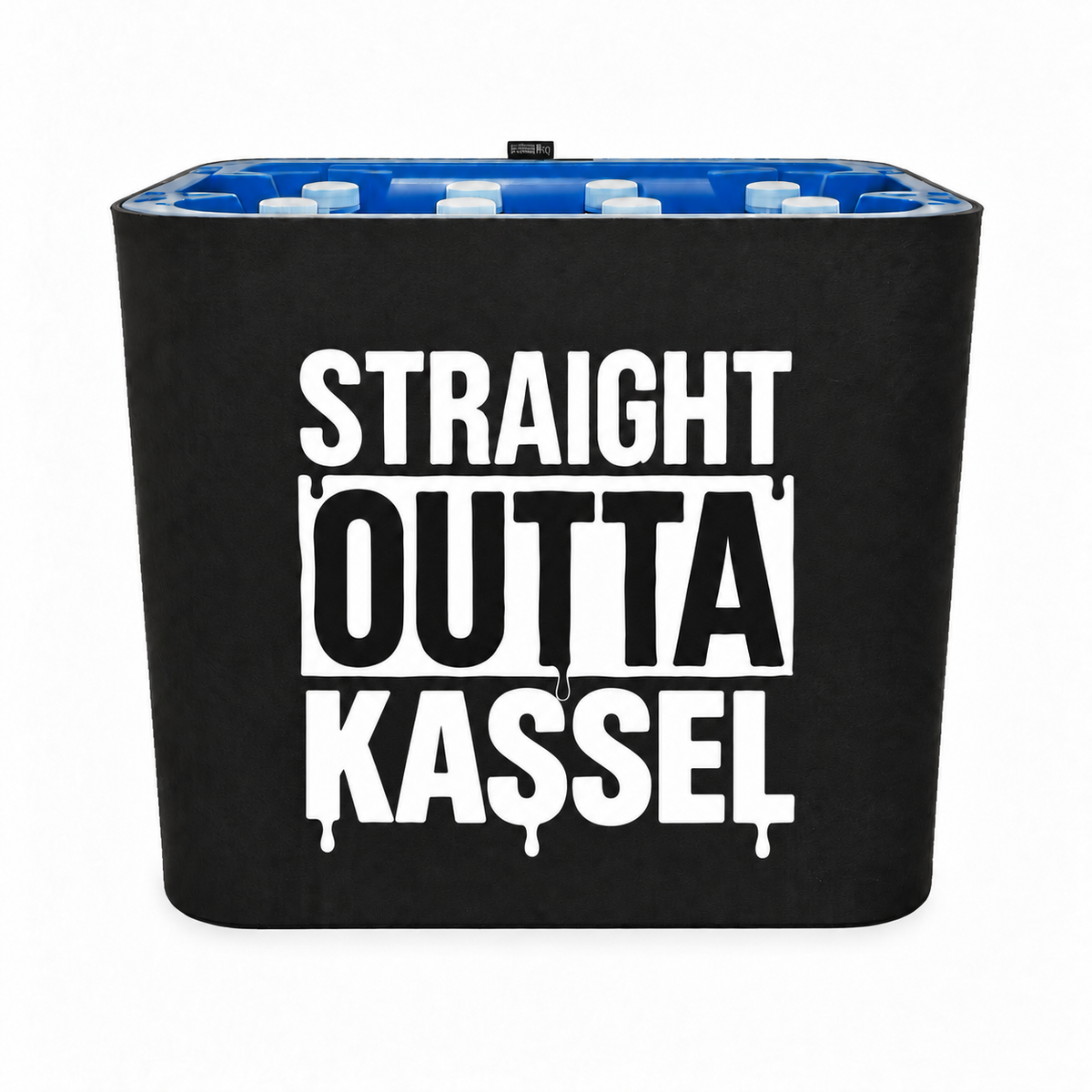 KistenBlende STRAIGHT OUTTA Kassel auf Wasserkiste PET