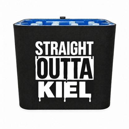 KistenBlende STRAIGHT OUTTA Kiel auf Wasserkiste PET